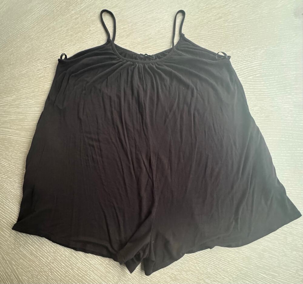 21 Saints Black Flowy Spaghetti Strap Romper Pockets Lounge Playsuit Size Medium